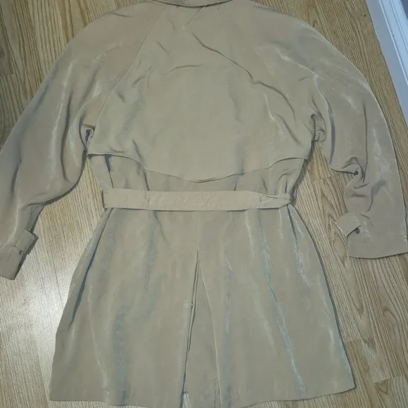 Womens Vintage Utex Tan Trench Coat with Waist Tie - Picture 4 of 6